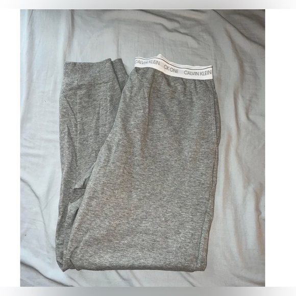 Calvin Klein Sweatpant Joggers. - Picture 4 of 4